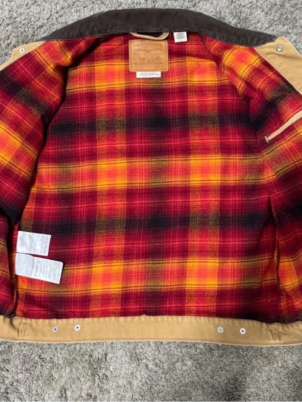 Levis durable tan